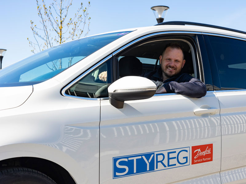 Servicetekniker på vej til job i STYREG