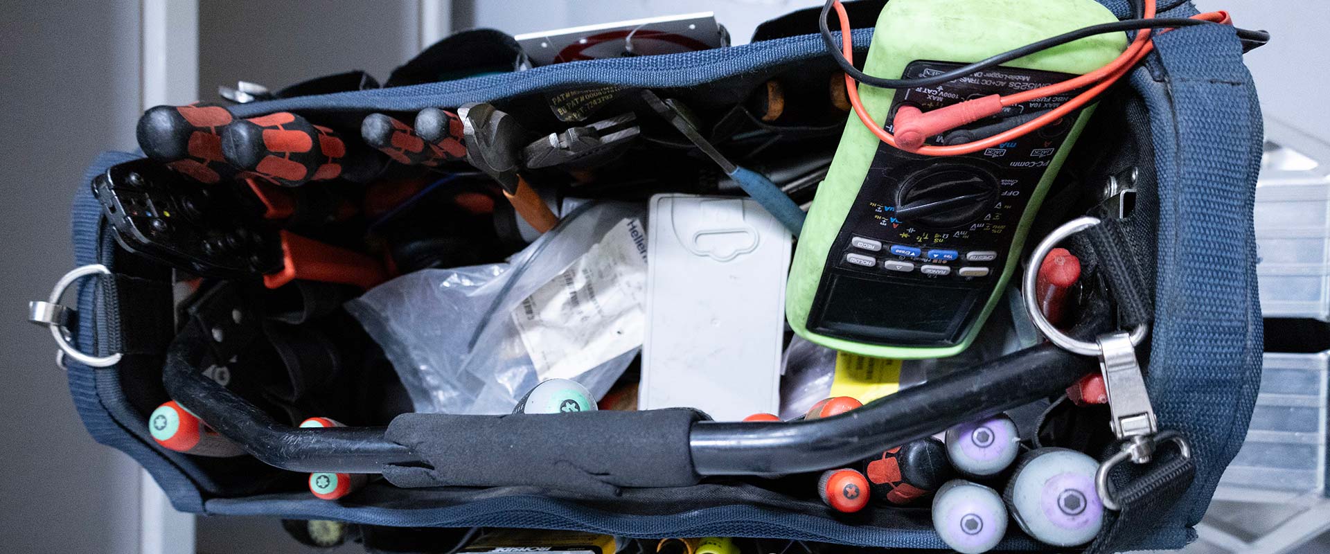 Taske med værktøj som bruges af teknikere hos STYREG DRIVES SE